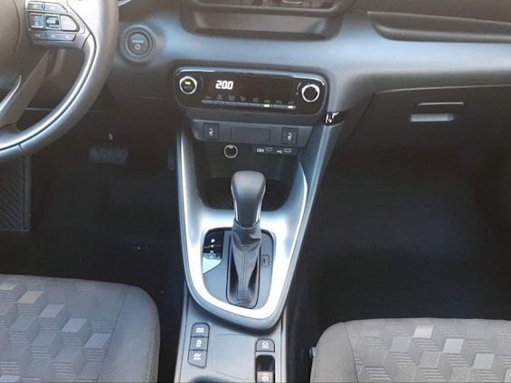 Vehicle image 13 Vehicle image 13