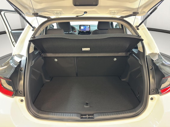 Vehicle image 13 Vehicle image 13