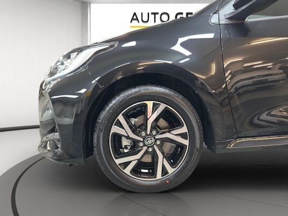 Vehicle image 14 Vehicle image 14