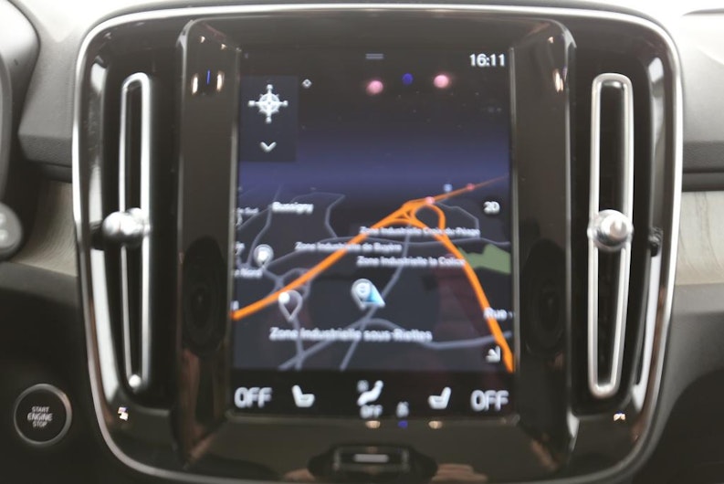 Vehicle image VOLVO XC40