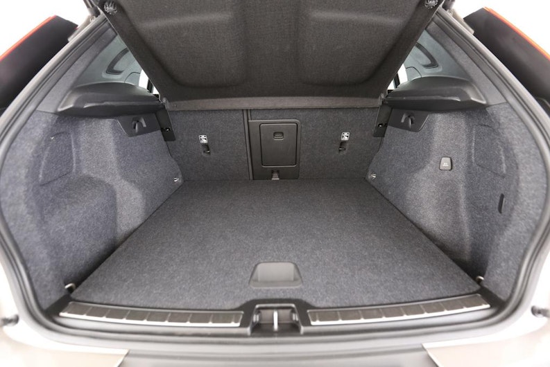 Vehicle image VOLVO XC40