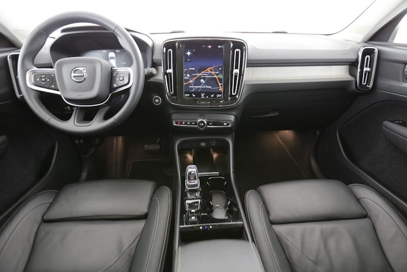 Vehicle image VOLVO XC40