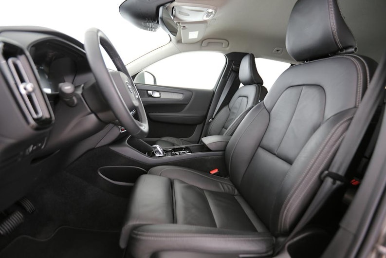 Vehicle image VOLVO XC40