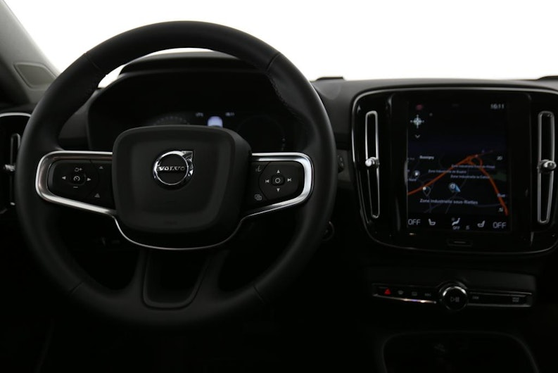 Vehicle image VOLVO XC40