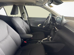 Fahrzeugbild TOYOTA Yaris Cross 1.5 VVT-i HSD Comfort AWD-i