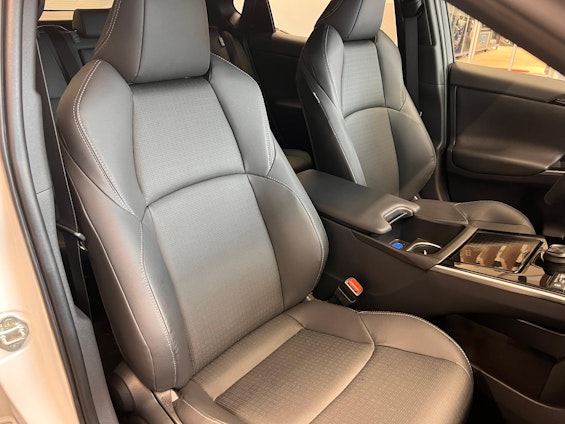 Vehicle image 14 Vehicle image 14