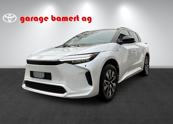 First vehicle image First vehicle image