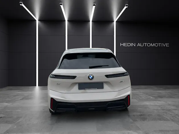 BMW iX xDrive45