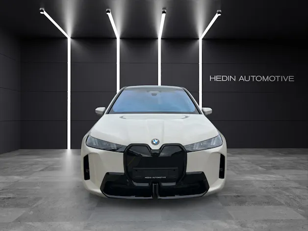 BMW iX xDrive45