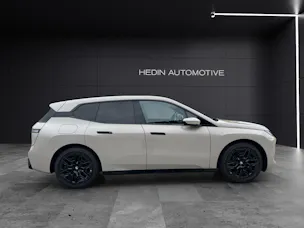 BMW iX xDrive45
