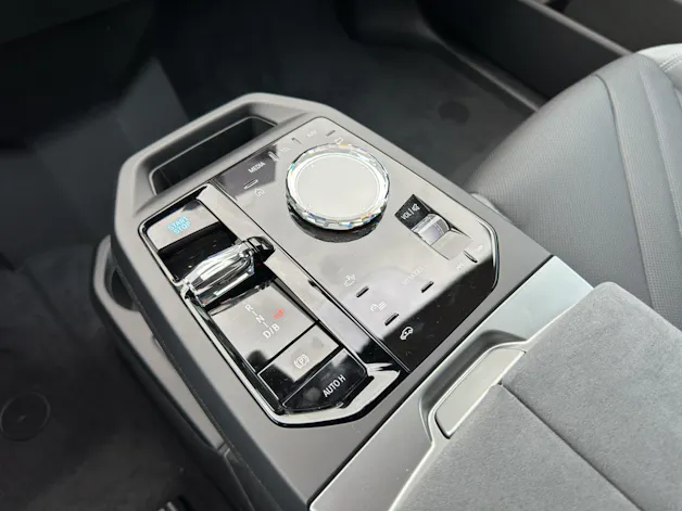 BMW iX xDrive45