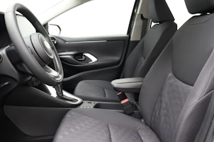 Vehicle image TOYOTA Yaris 1.5 VVT-i HSD Comfort