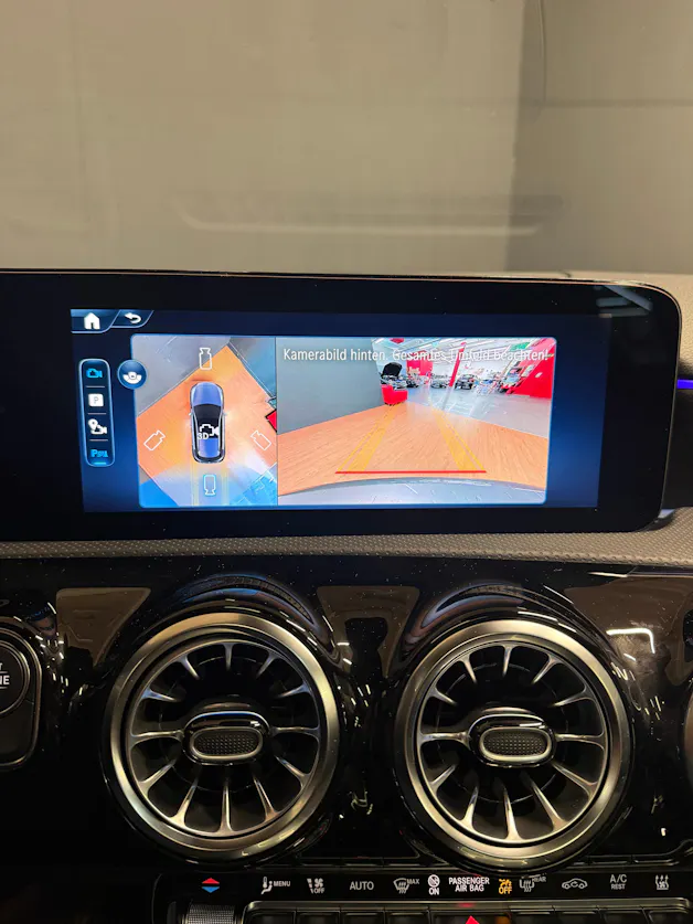 Mercedes-Benz A 250 e EQ Star - AMG / DISTRONIC / 360 Grad Kamera