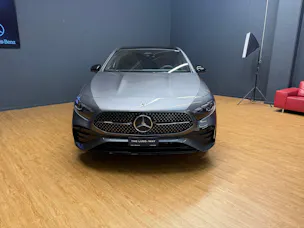Mercedes-Benz A 250 e EQ Star - AMG / DISTRONIC / 360 Grad Kamera