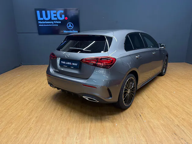 Mercedes-Benz A 250 e EQ Star - AMG / DISTRONIC / 360 Grad Kamera