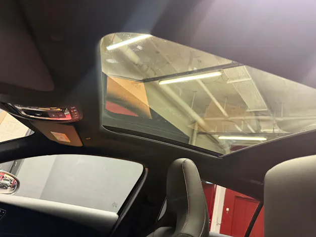 Mercedes-Benz A 250 e EQ Star - AMG / DISTRONIC / 360 Grad Kamera