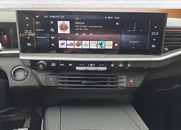 Vehicle image 13 Vehicle image 13