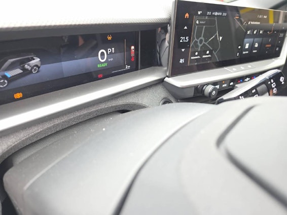 Vehicle image 9 Vehicle image 9