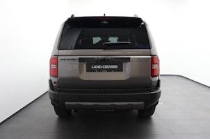 Vehicle image TOYOTA Land Cruiser 2.8 Invincible