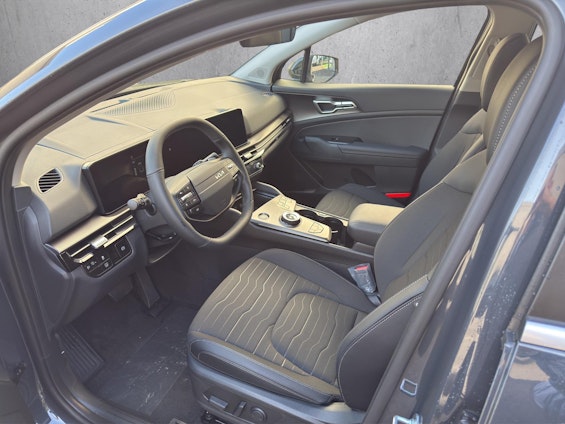 Vehicle image 6 Vehicle image 6