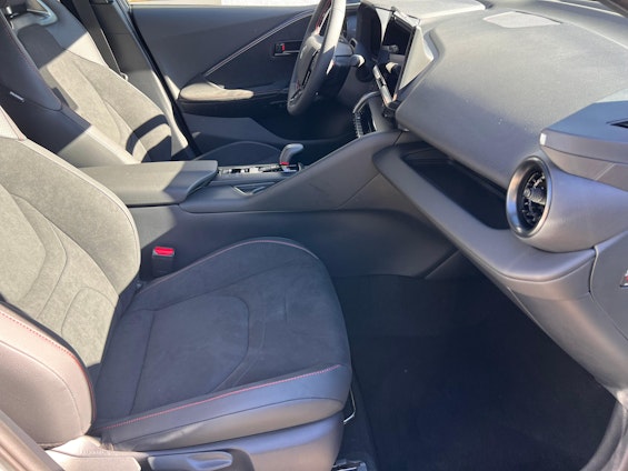 Vehicle image 12 Vehicle image 12