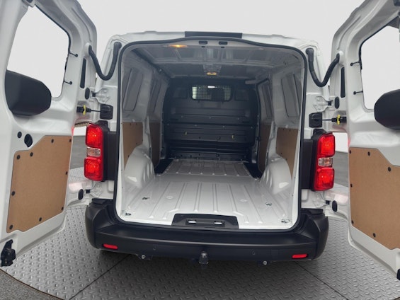 Vehicle image 10 Vehicle image 10