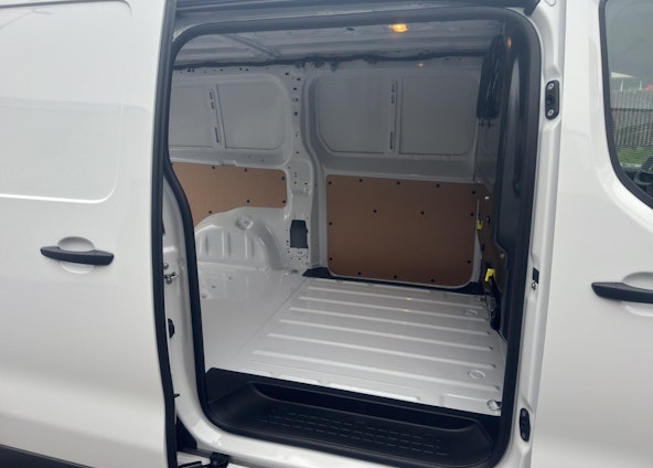 Vehicle image 9 Vehicle image 9