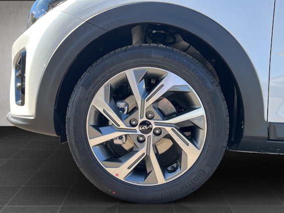 Vehicle image 8 Vehicle image 8