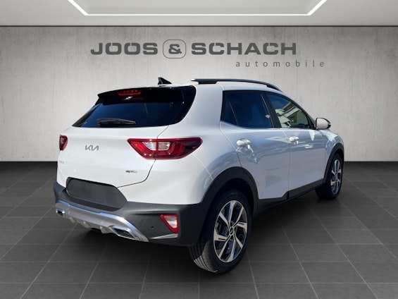 Vehicle image 4 Vehicle image 4