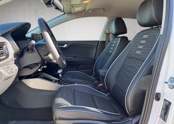 Vehicle image 9 Vehicle image 9