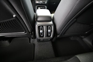 Vehicle image VOLVO XC40 2.0 B3 MH XCITE