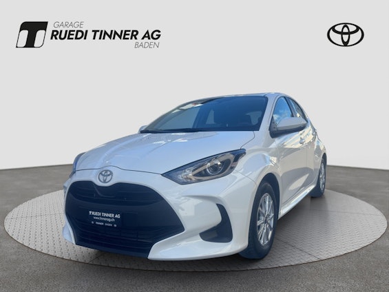 First vehicle image