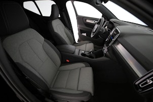 Vehicle image VOLVO XC40 2.0 B3 MH XCITE