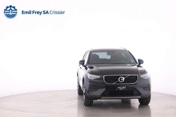 VOLVO XC40 2.0 B3 MH XCITE 0 VOLVO XC40 2.0 B3 MH XCITE 0