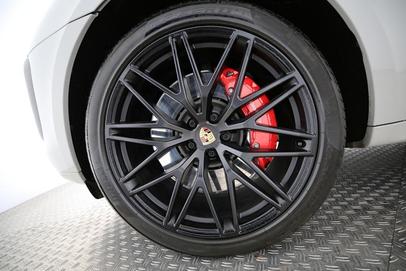 Vehicle image PORSCHE MACAN