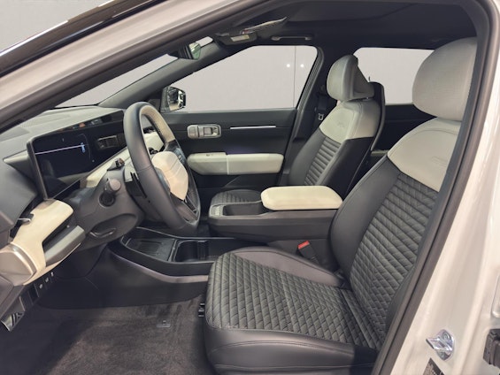 Vehicle image 15 Vehicle image 15