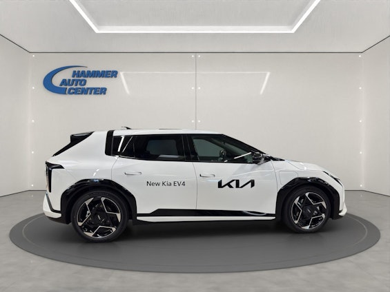 Vehicle image 4 Vehicle image 4