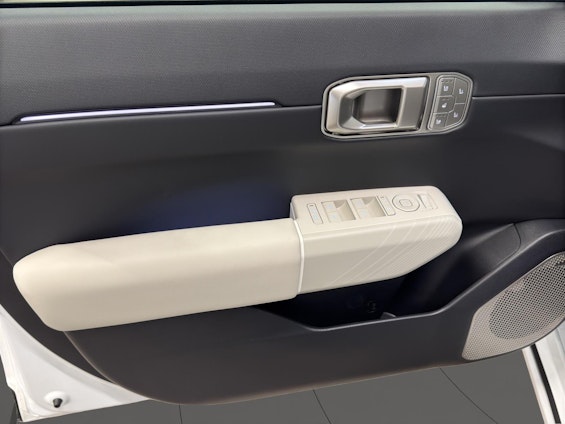 Vehicle image 11 Vehicle image 11