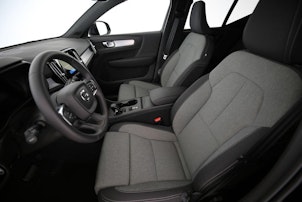 Vehicle image VOLVO XC40 2.0 B3 MH XCITE