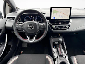 https://vehicle.imgix.net/4037827/b0e98e8a-c86f-4084-a4a5-ea3ba7ca5261.jpg