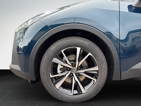 Vehicle image 18 Vehicle image 18