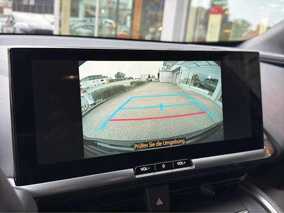 Vehicle image 13 Vehicle image 13