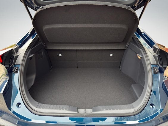 Vehicle image 17 Vehicle image 17