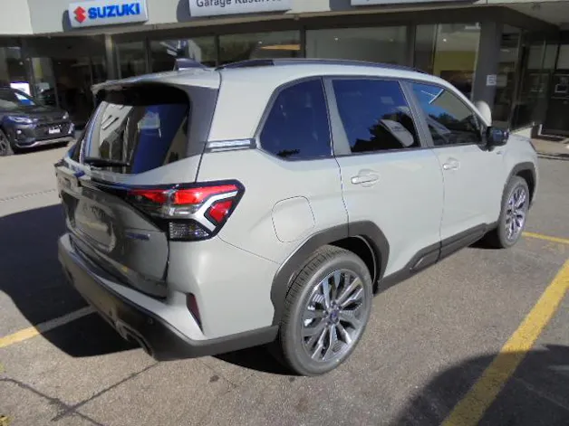 Subaru Forester Station 2.0i e-Boxer Luxury