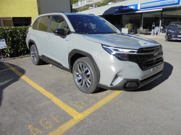 Subaru Forester Station 2.0i e-Boxer Luxury
