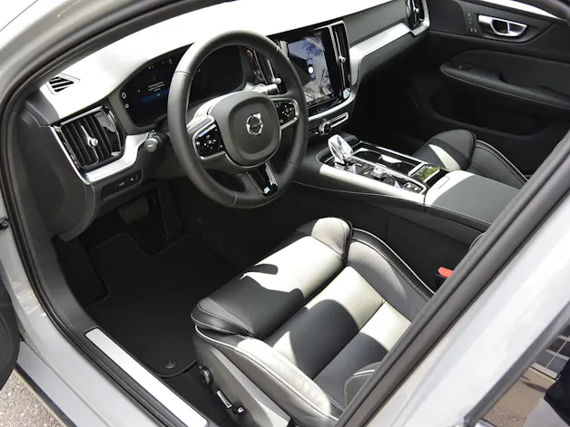 Volvo V60 2.0 T6 TE Plus Dark eAWD