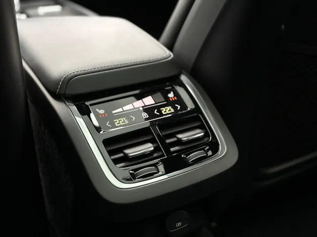 Volvo V60 2.0 B5 Ultimate Dark AWD