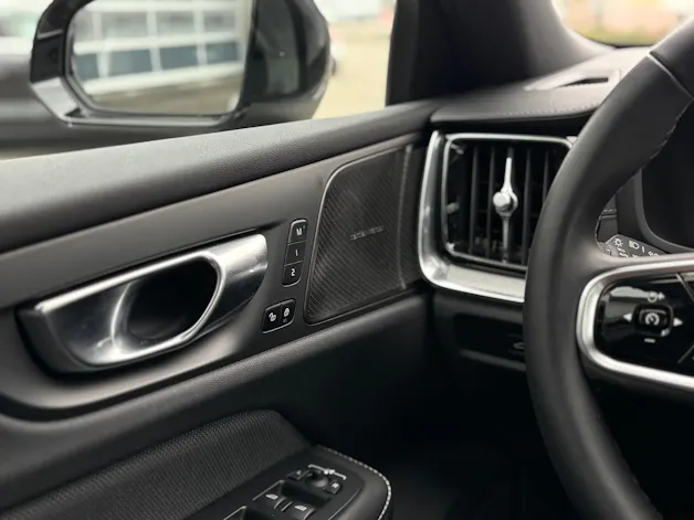 Volvo V60 2.0 B5 Ultimate Dark AWD
