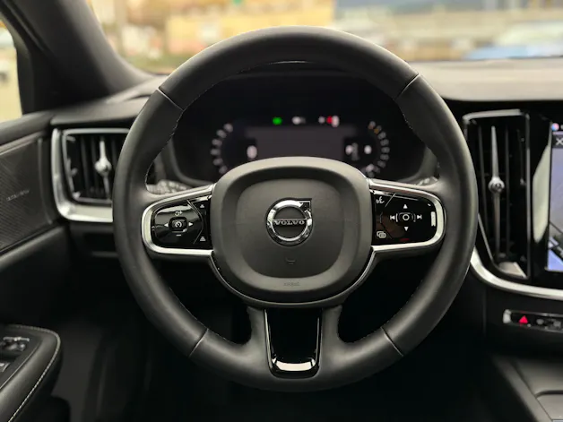 Volvo V60 2.0 B5 Ultimate Dark AWD