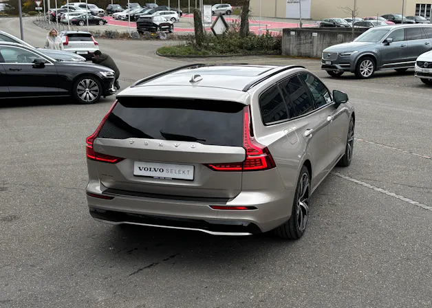 Volvo V60 2.0 B5 Ultimate Dark AWD